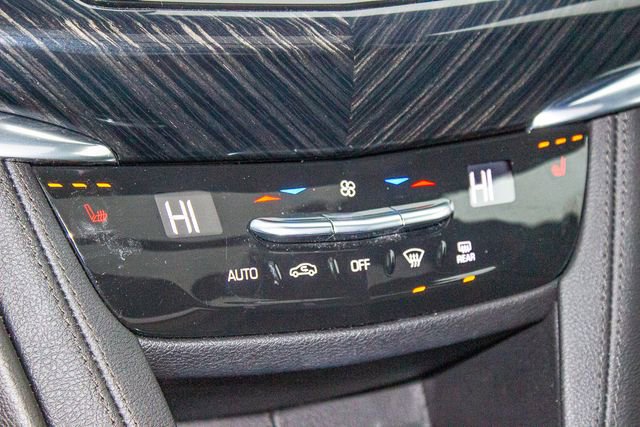 Used 2020 Cadillac XT6 Premium Luxury image 35