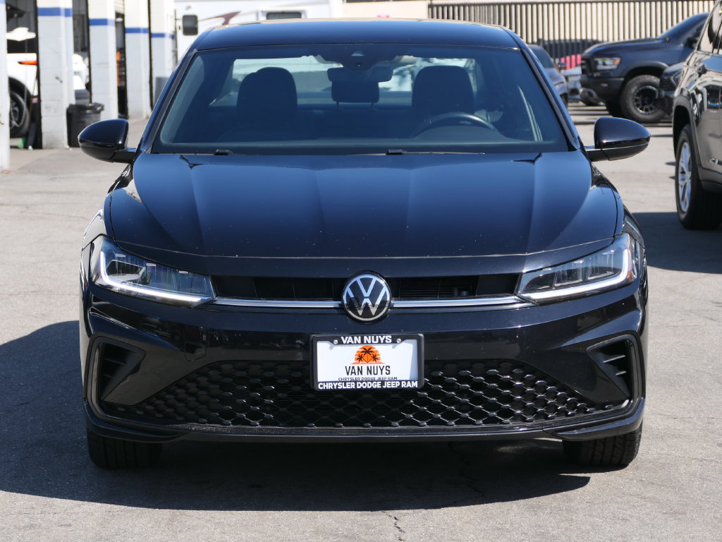 Used 2025 Volkswagen Jetta Sport FWD image 6