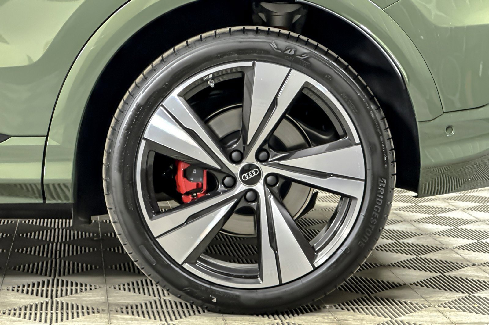 New 2025 Audi SQ5 Premium Plus image 23