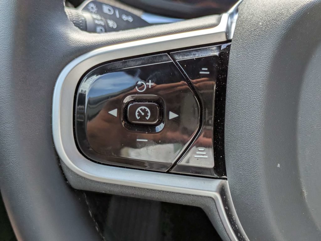 Certified 2026 Volvo XC60 B5 Core AWD/4WD image 26