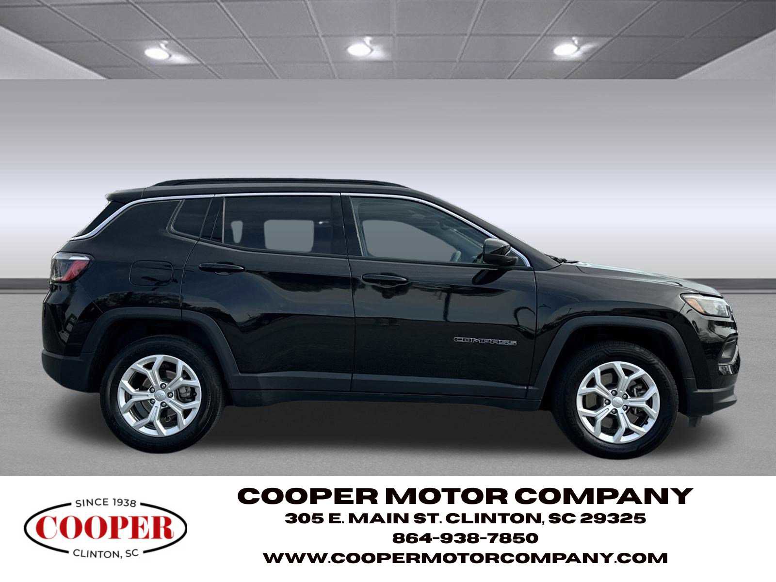 Used 2024 Jeep Compass Latitude image 7