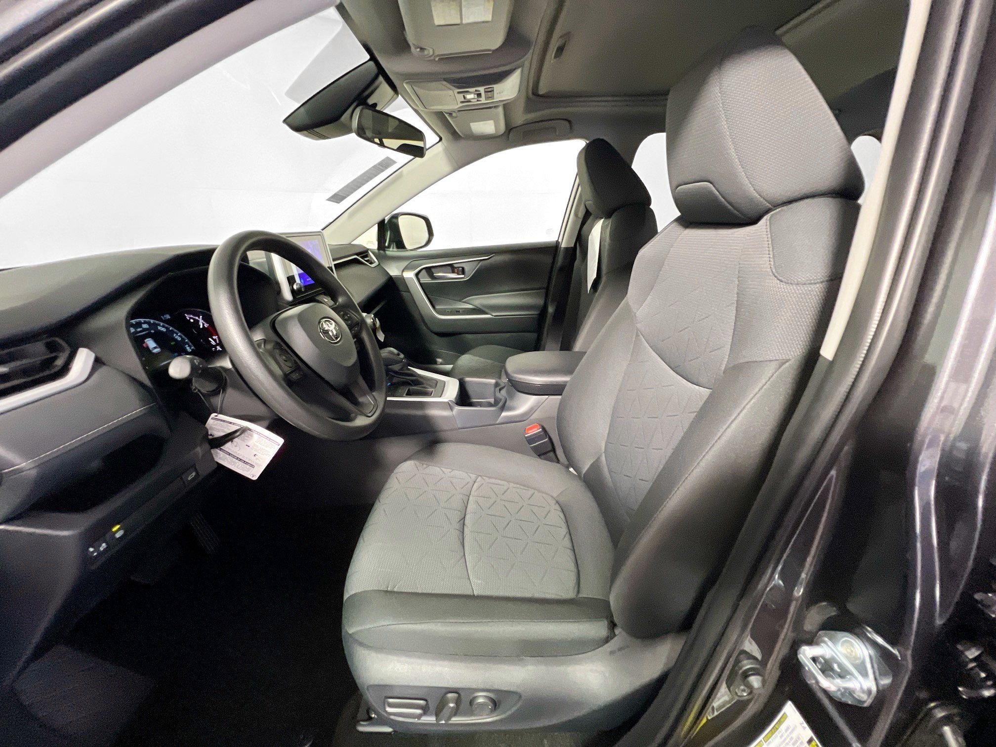 Used 2025 Toyota RAV4 XLE w/ Convenience Package FWD image 14
