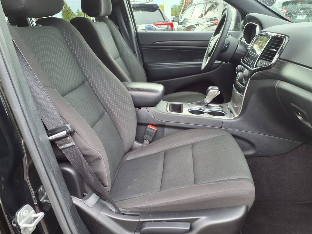 Used 2022 Jeep Grand Cherokee Laredo E RWD image 13