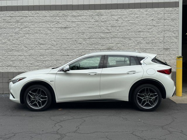 Used 2018 INFINITI QX30 Premium w/ Navigation Package FWD image 13