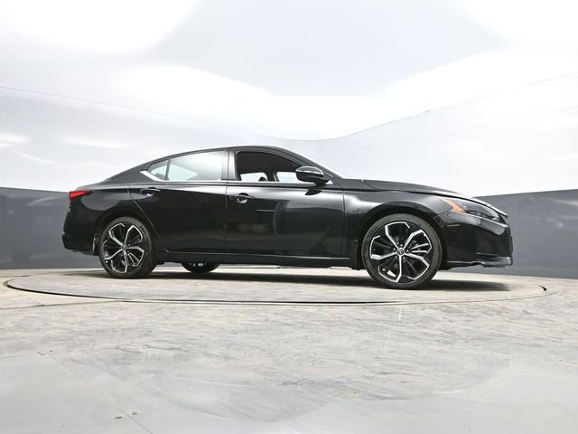 Used 2025 Nissan Altima 2.5 SR image 49
