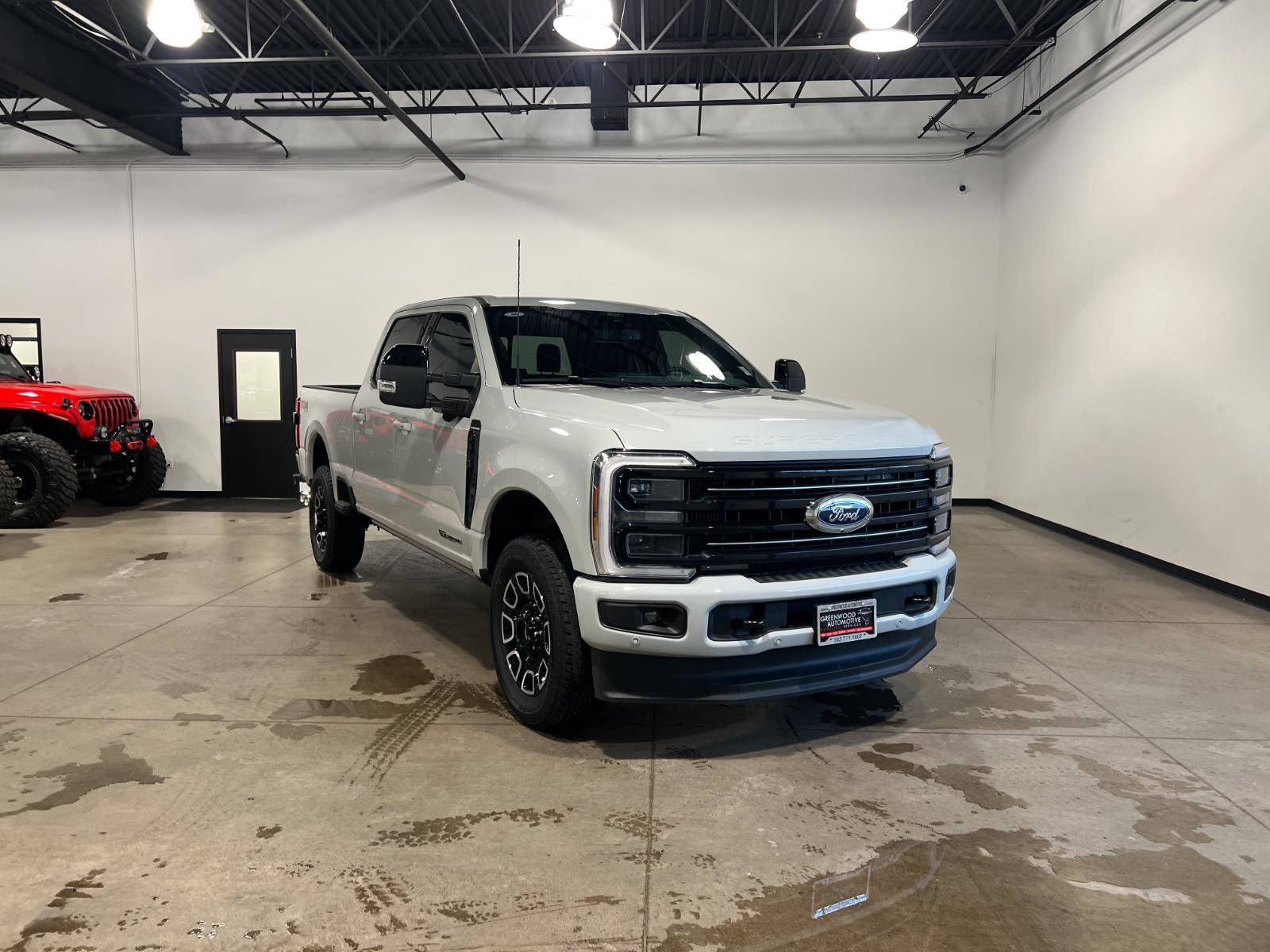Used 2025 Ford F350 Platinum w/ FX4 Off-Road Package AWD/4WD image 1