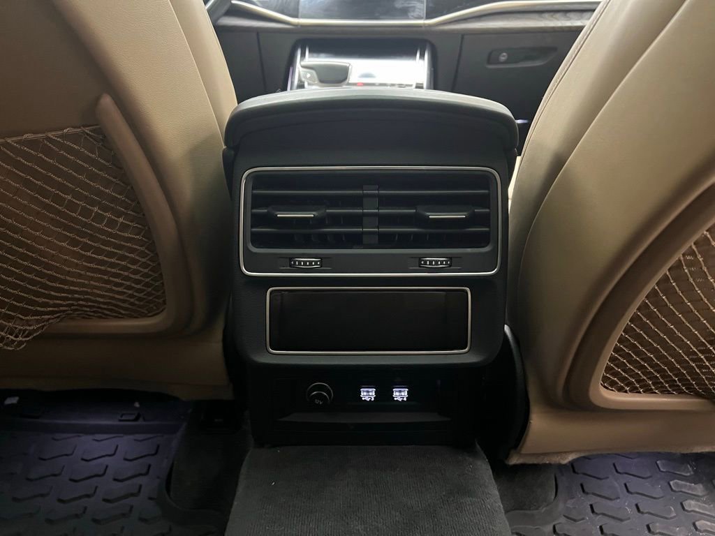 Used 2019 Audi Q8 Prestige w/ Luxury Package image 9