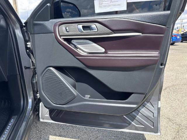 Certified 2025 Ford Explorer Platinum RWD image 28