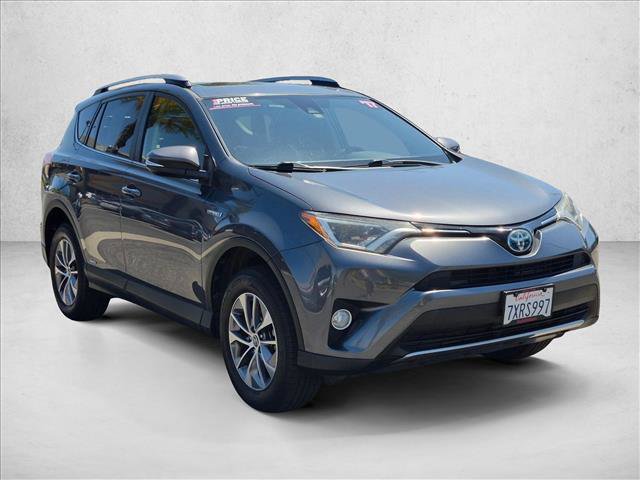 Used 2017 Toyota RAV4 XLE w/ Carpet Mat Package AWD/4WD image 3