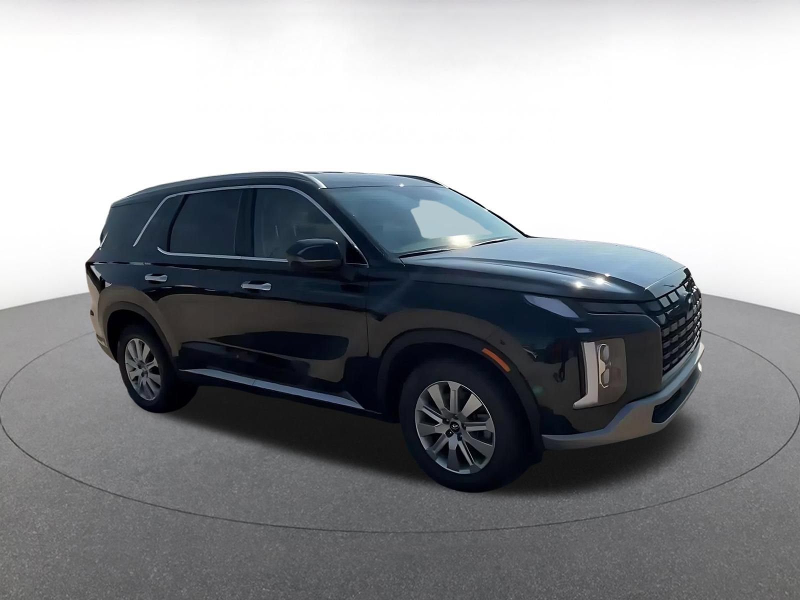 Used 2025 Hyundai Palisade SEL FWD image 2