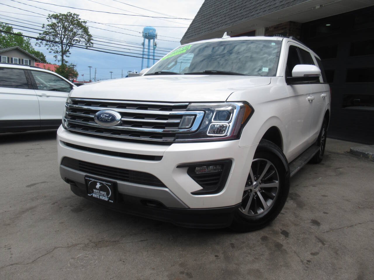 Used 2019 Ford Expedition XLT w/ Equipment Group 202A AWD/4WD image 36