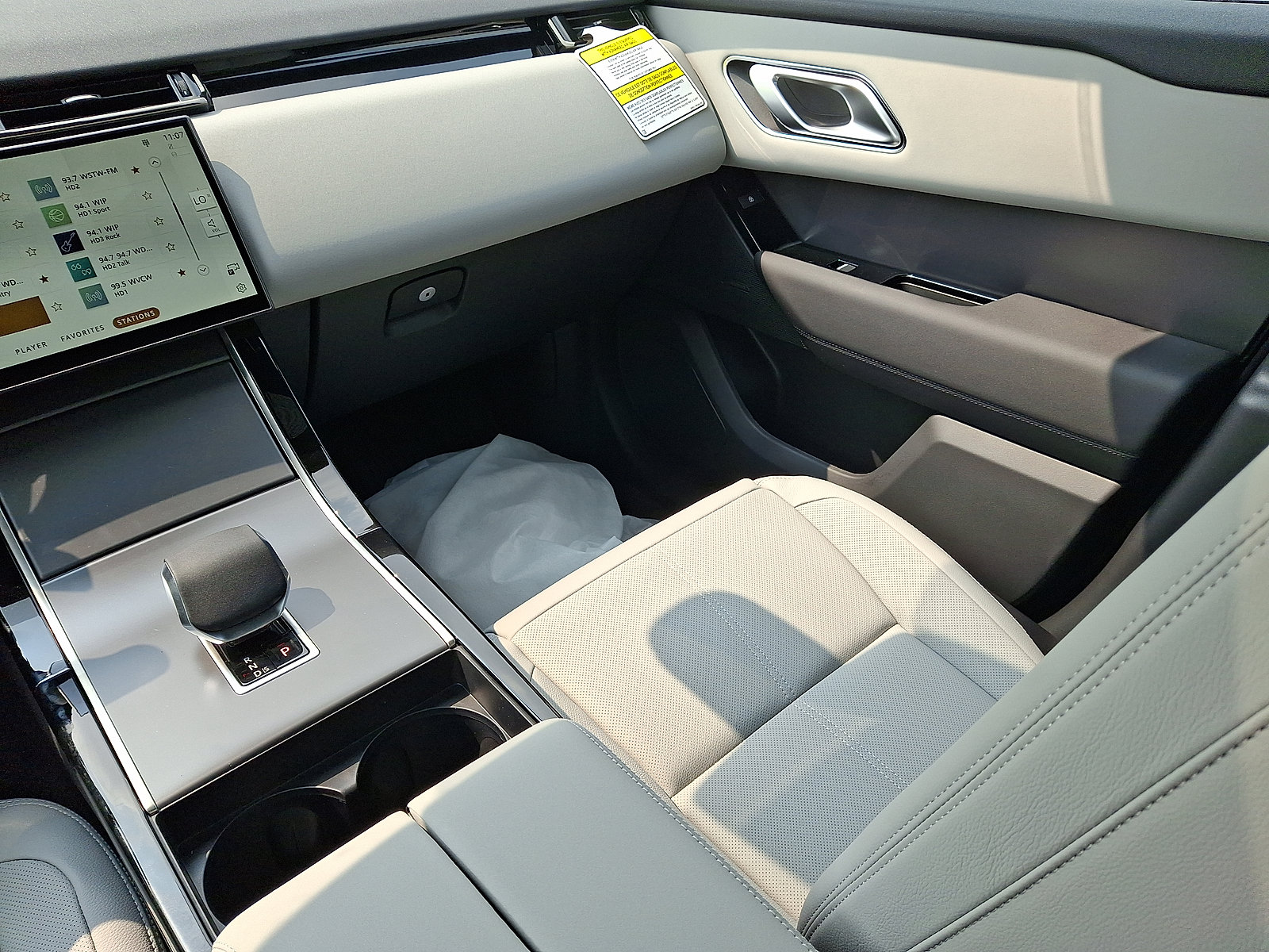 New 2026 Land Rover Range Rover Velar S image 14