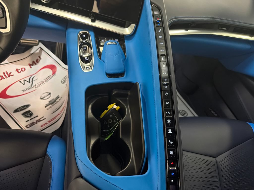 Used 2021 Chevrolet Corvette Stingray Premium Cpe w/ Z51 Performance Package RWD image 17