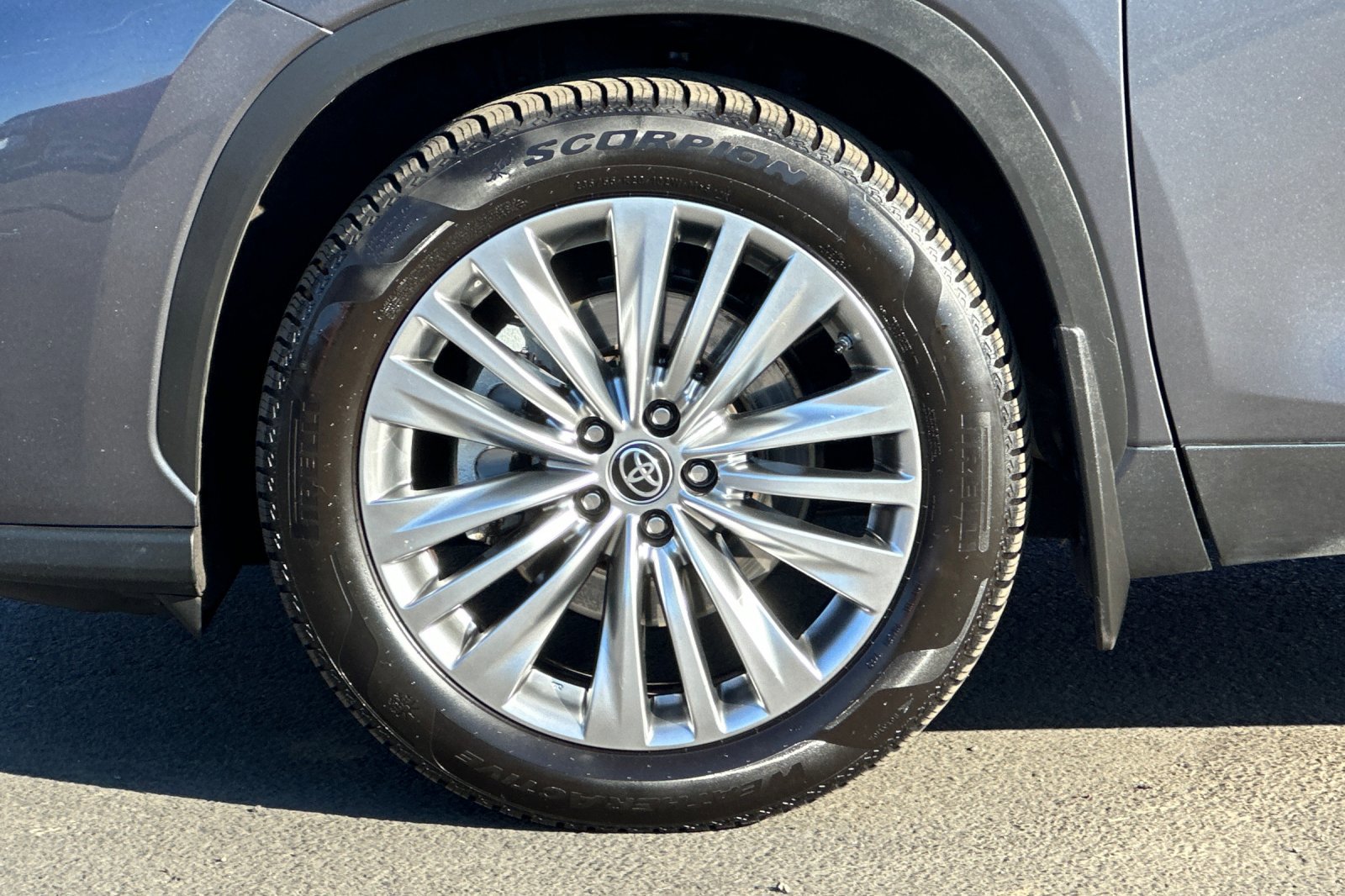 Used 2023 Toyota Highlander Platinum image 26