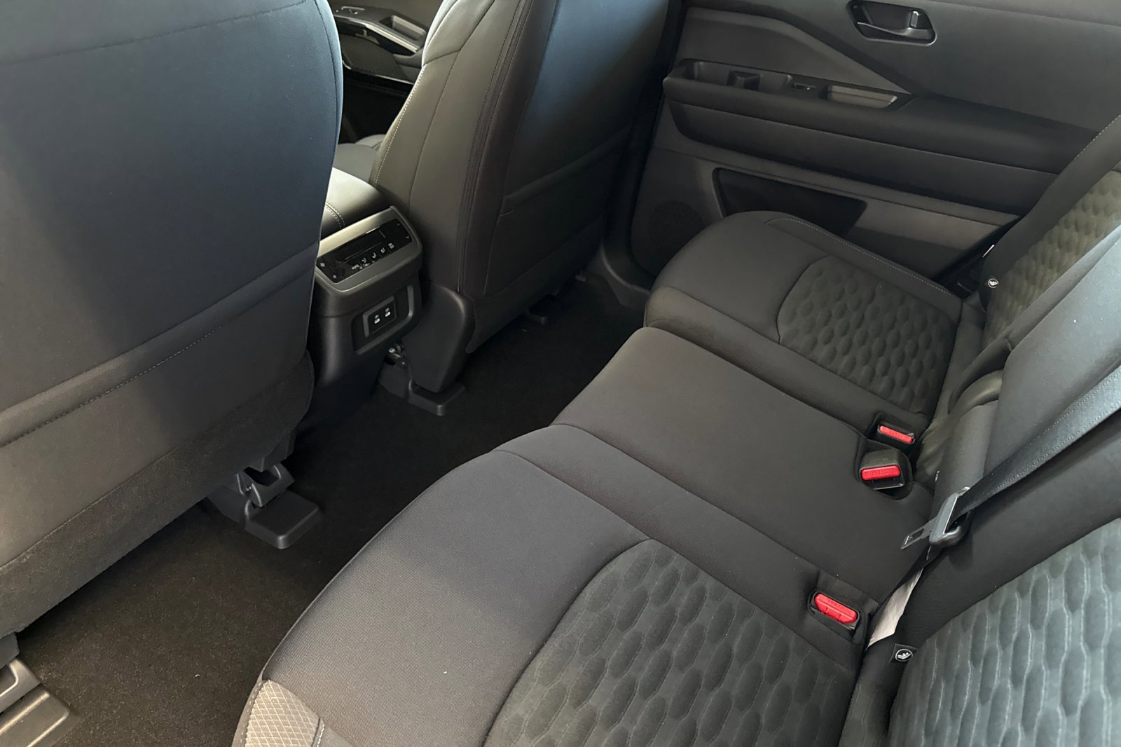 New 2026 Nissan Pathfinder SV image 12