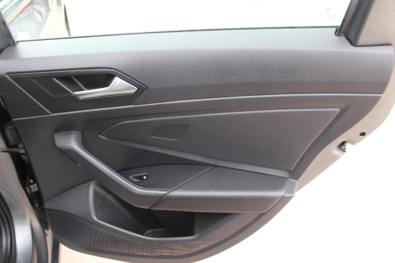 Used 2019 Volkswagen Jetta S image 9