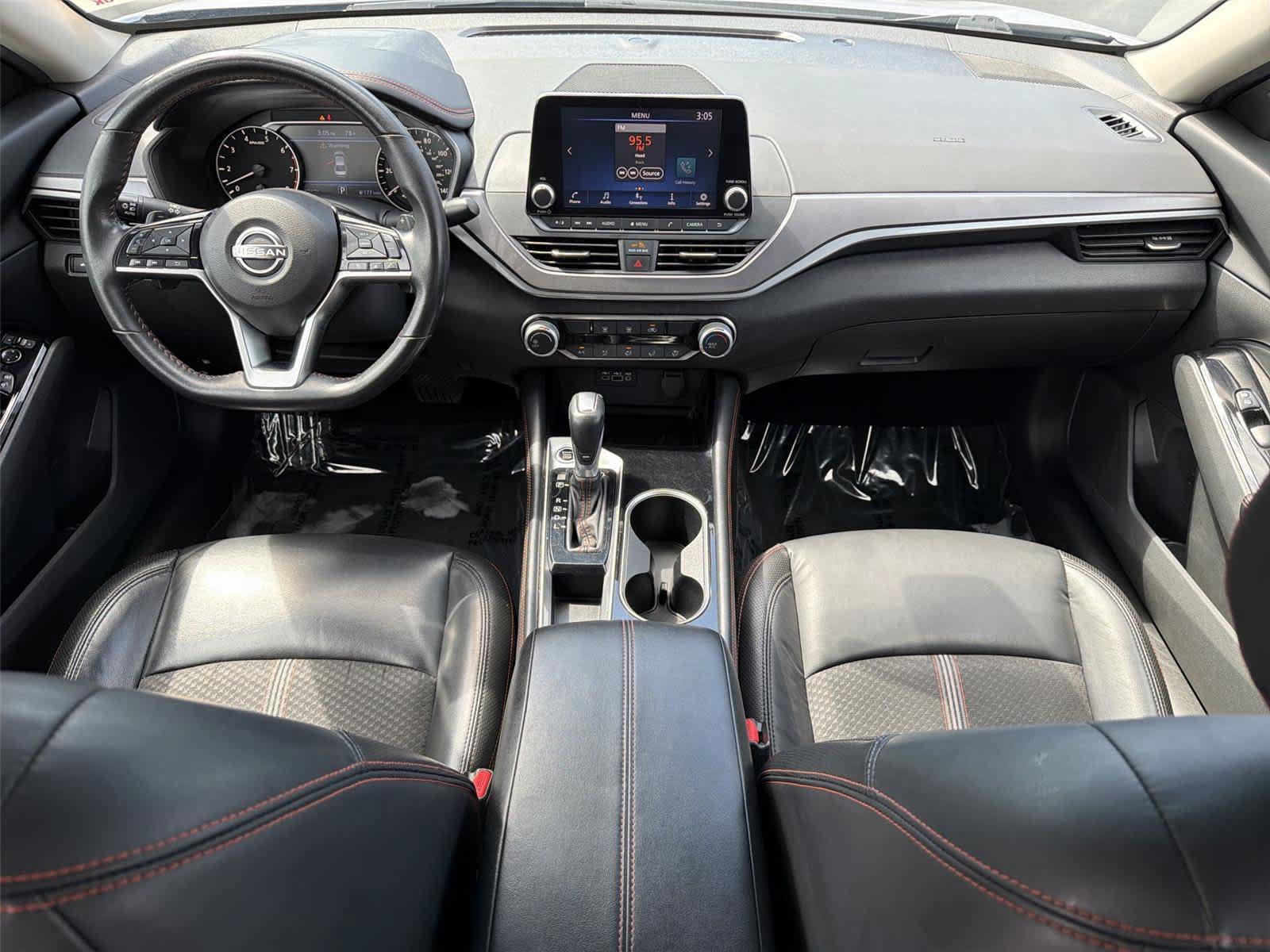 Used 2024 Nissan Altima 2.5 SR FWD image 11