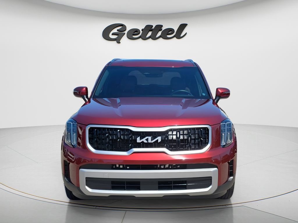 Used 2023 Kia Telluride EX w/ EX Captain's Chair Package image 2