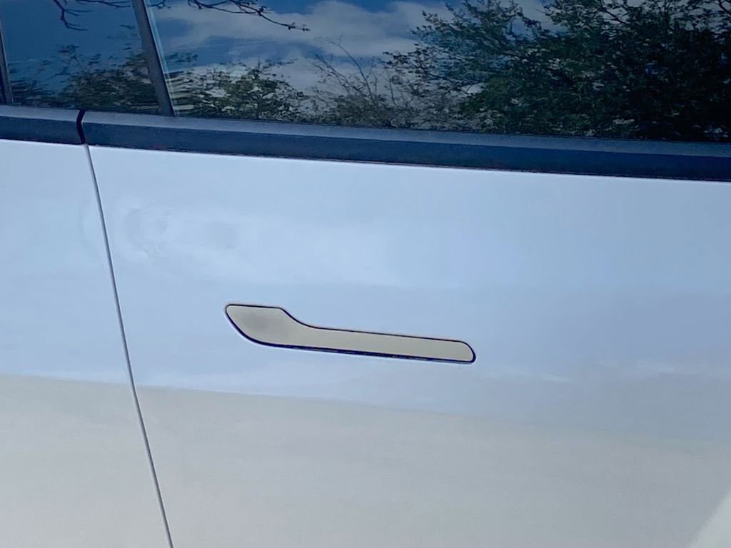 Used 2022 Tesla Model Y Long Range image 20