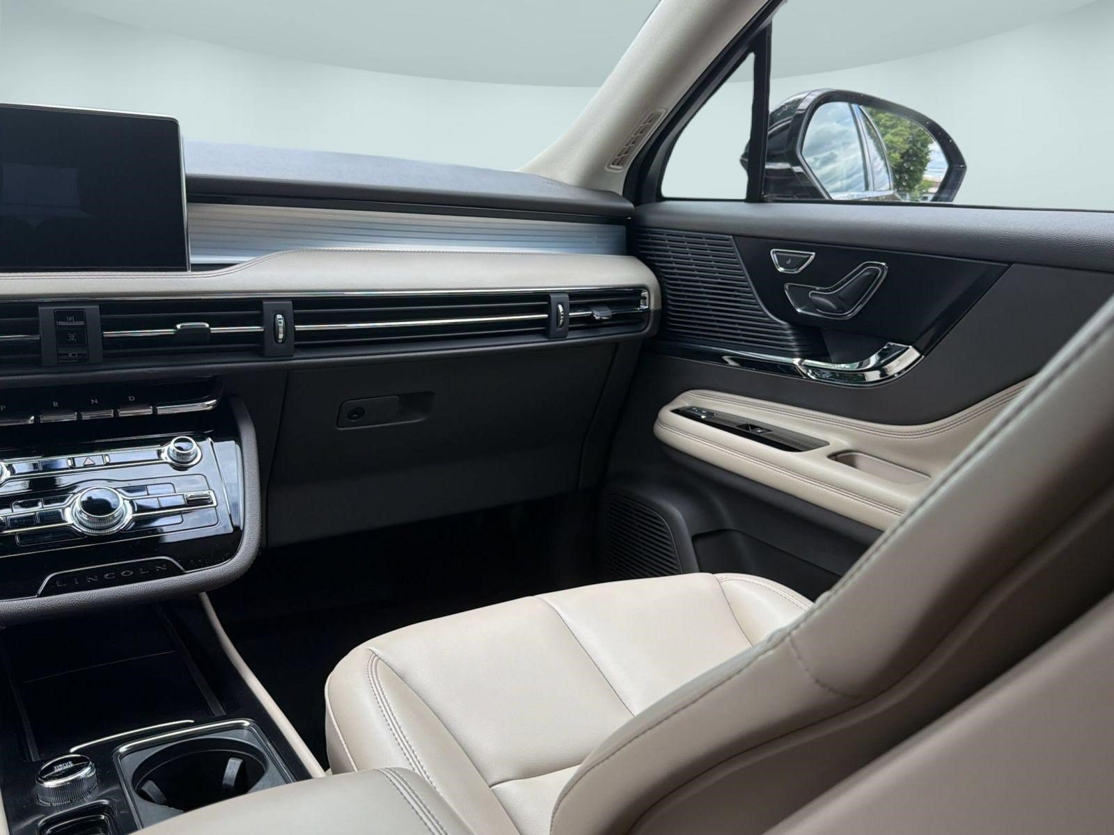 Used 2021 Lincoln Corsair AWD image 26
