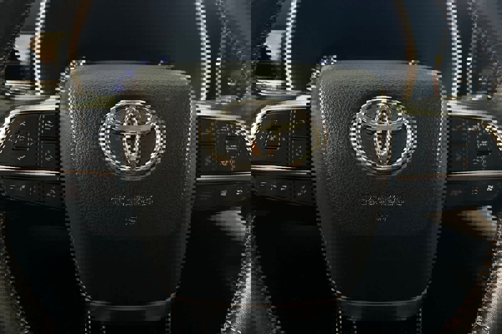 Used 2020 Toyota Highlander XLE image 30