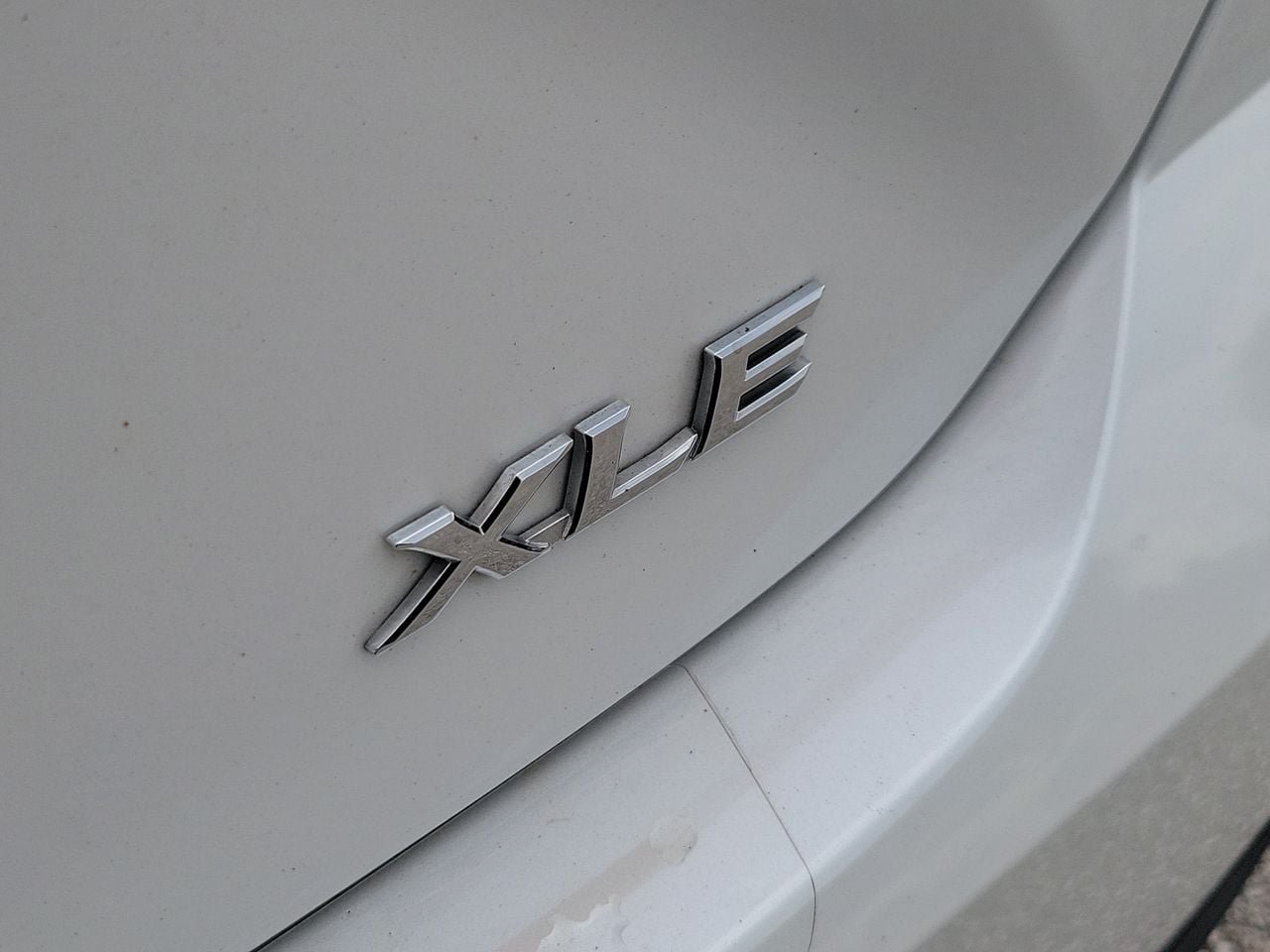 Used 2025 Toyota Camry XLE AWD/4WD image 8