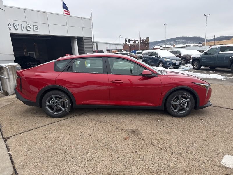 New 2025 Kia K4 LXS image 8