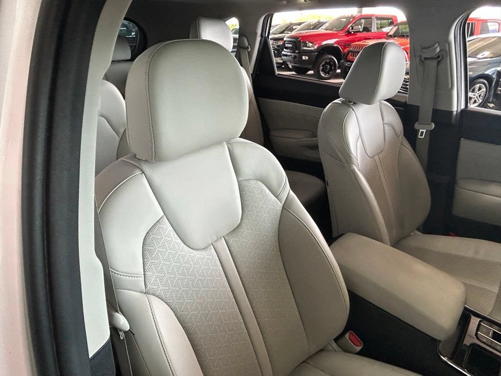 Used 2023 Kia Sorento SX FWD image 41