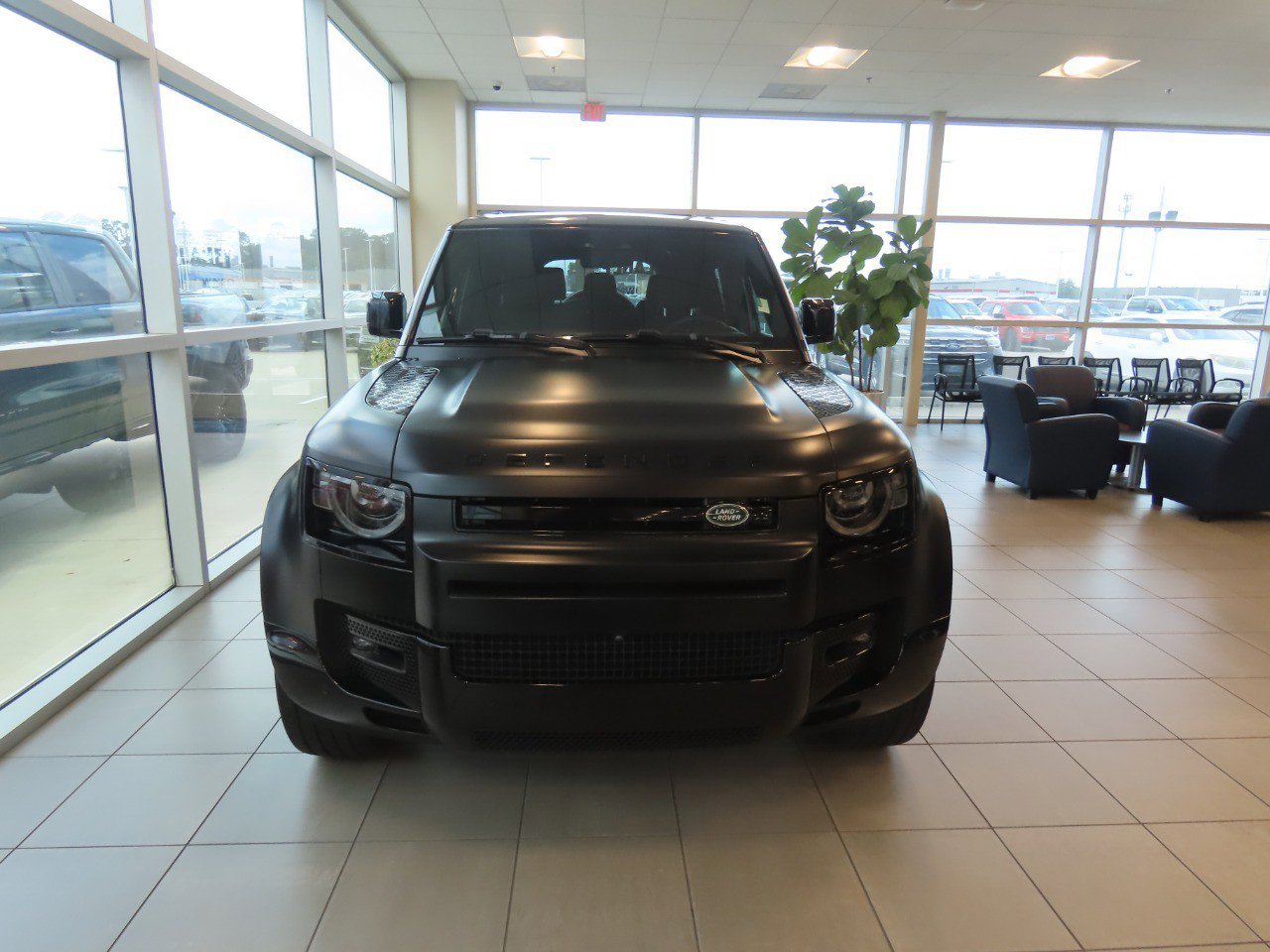 Used 2024 Land Rover Defender 130 X AWD/4WD image 5