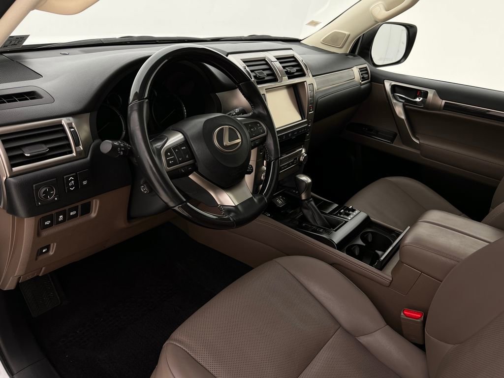 Used 2020 Lexus GX 460 Premium w/ Premium Package image 12