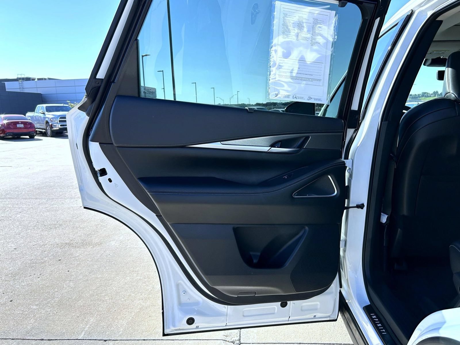 Used 2025 INFINITI QX60 Luxe w/ Vision Package AWD/4WD image 22