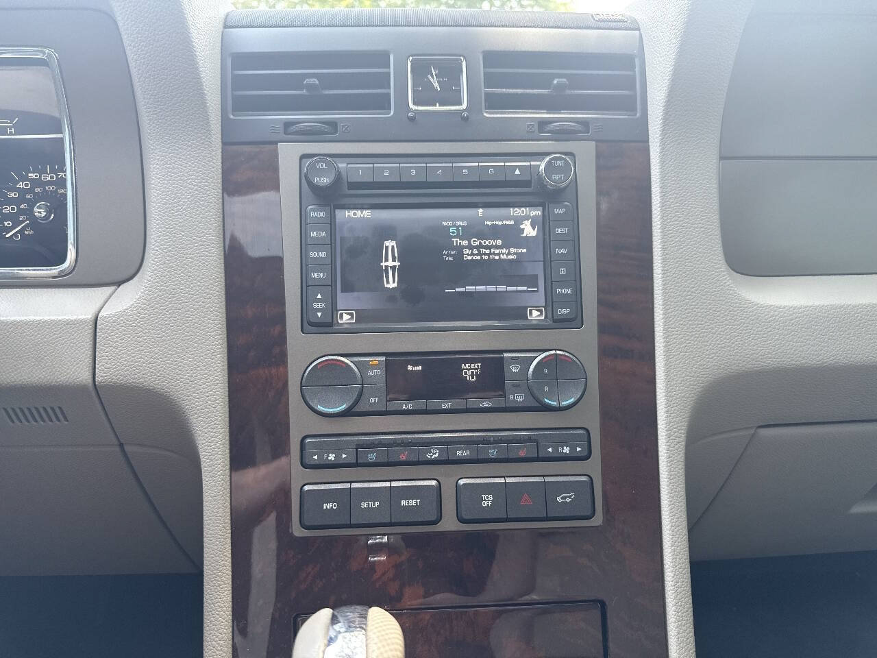 Used 2013 Lincoln Navigator L 2WD w/ HD Trailer Tow Pkg image 25