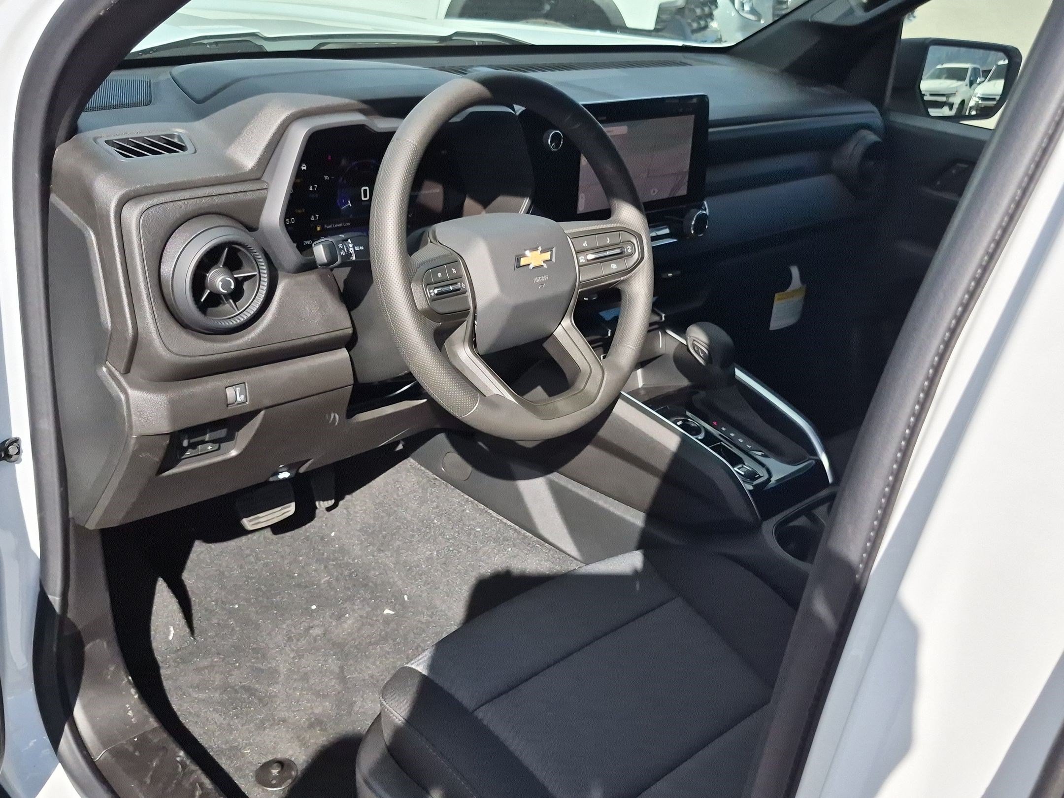 New 2026 Chevrolet Colorado W/T w/ WT Custom Package AWD/4WD image 11