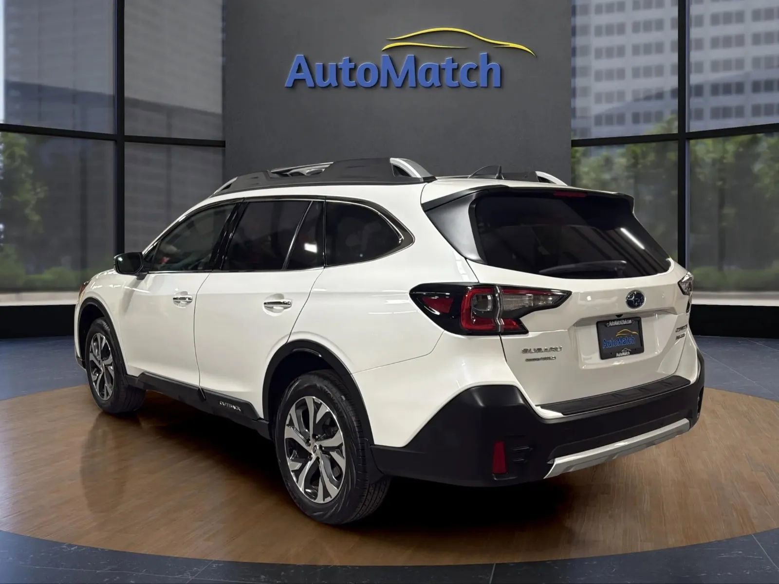 Used 2022 Subaru Outback Touring w/ Popular Package #2 image 8