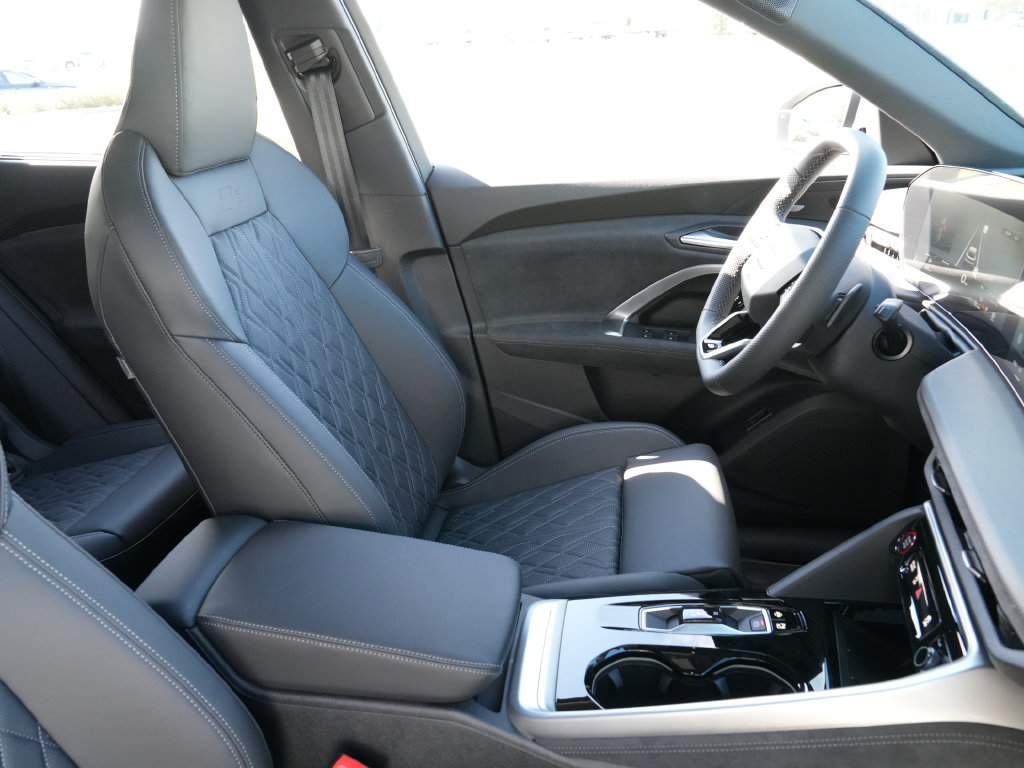 New 2026 Audi SQ5 Prestige AWD/4WD image 9