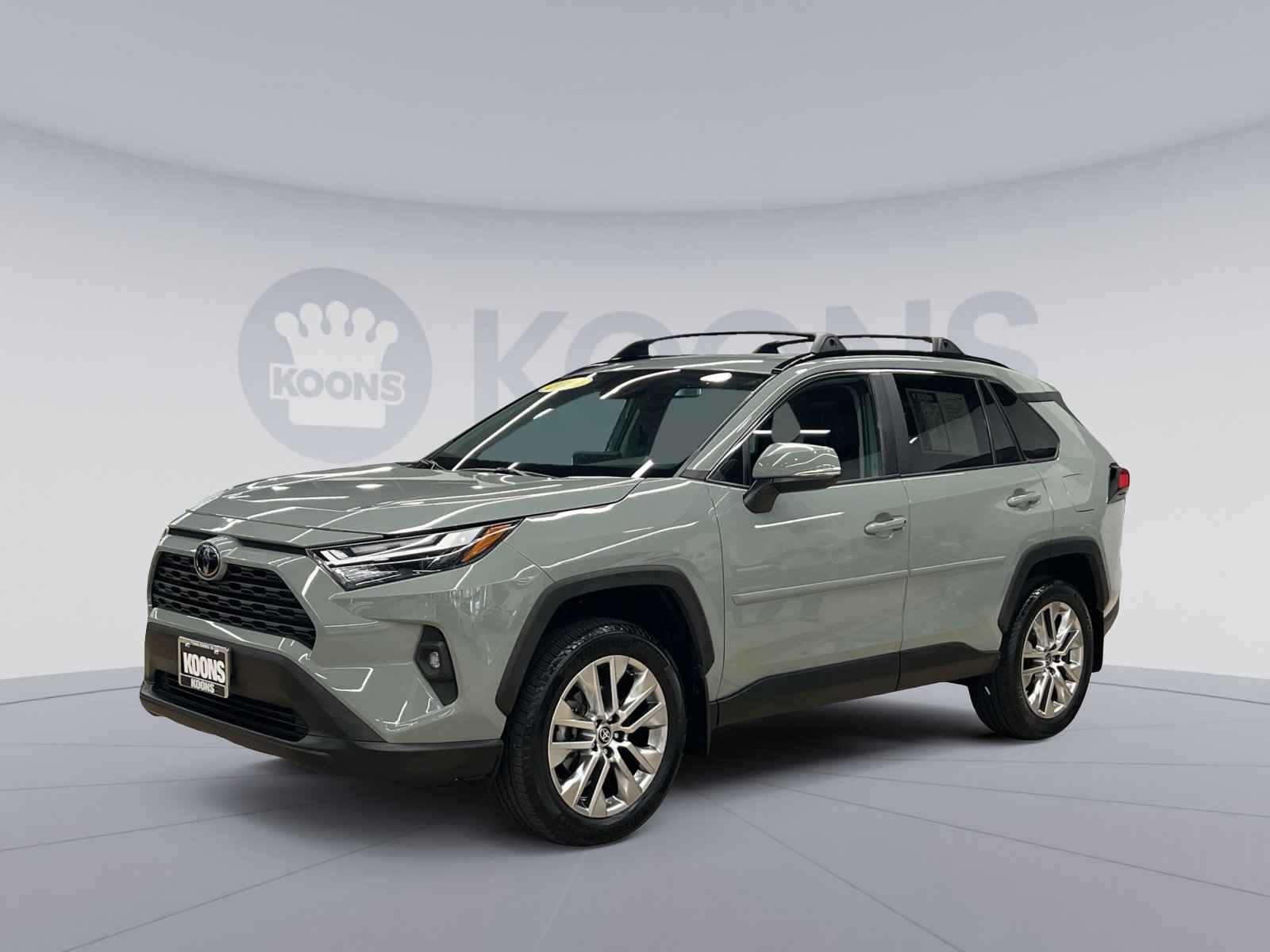 Used 2023 Toyota RAV4 XLE Premium image 1