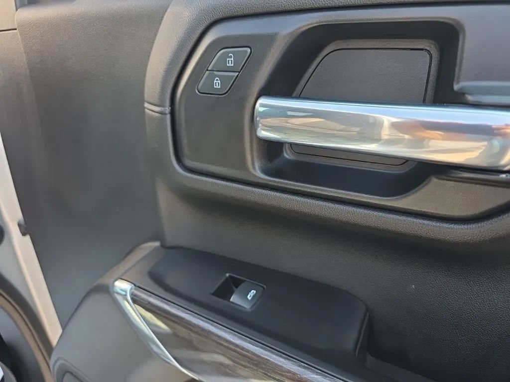 Used 2020 Chevrolet Silverado 1500 LTZ w/ LTZ Plus Package AWD/4WD image 19