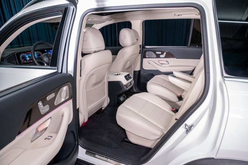 New 2026 Mercedes-Benz GLS 450 4MATIC image 28