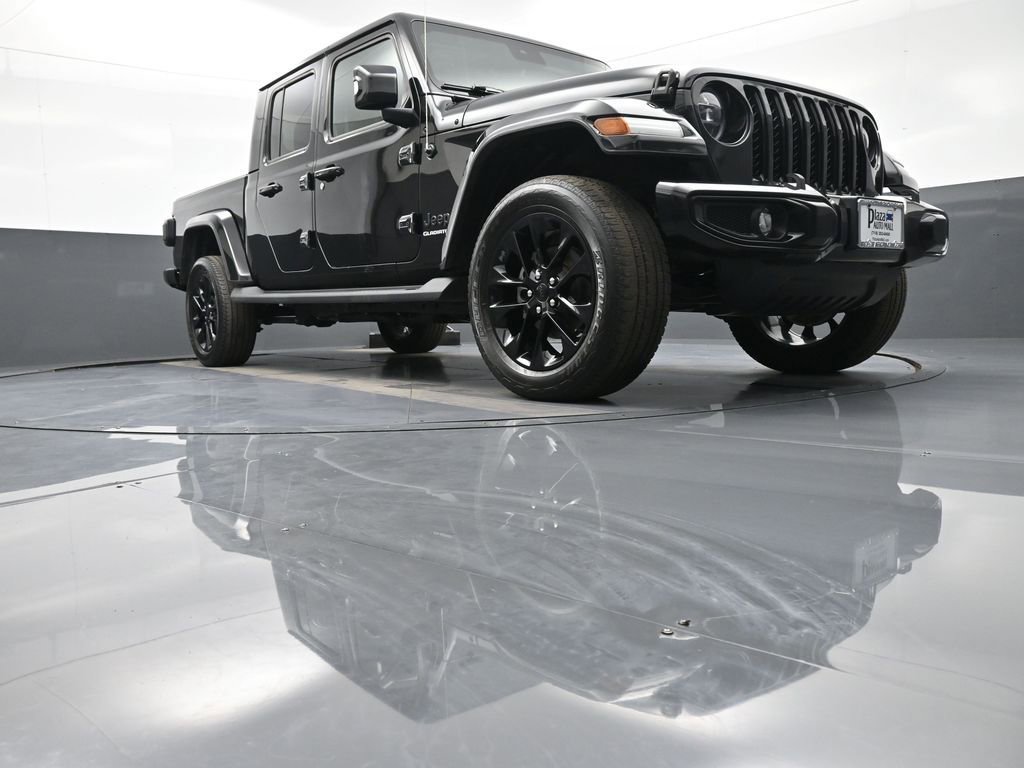 Used 2022 Jeep Gladiator Overland image 29