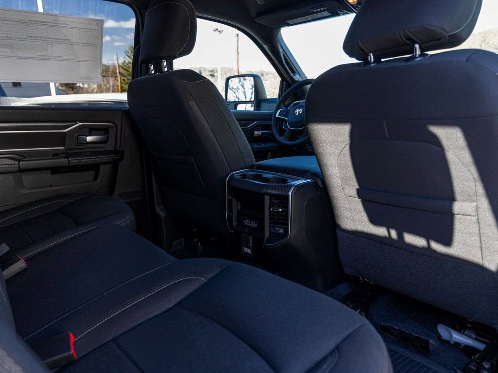New 2026 RAM 3500 Big Horn AWD/4WD image 25