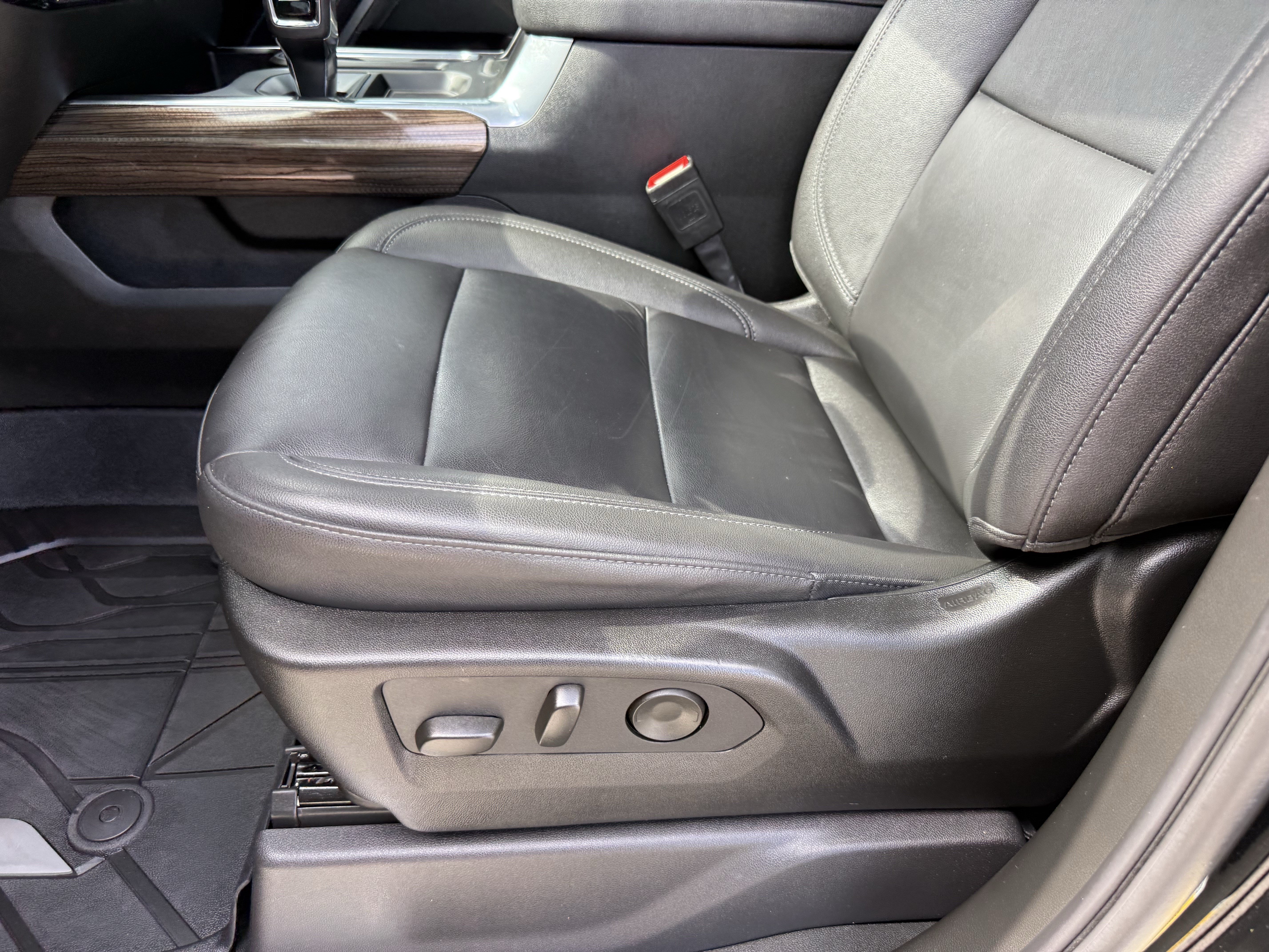 Used 2025 Chevrolet Silverado 1500 RST AWD/4WD image 28