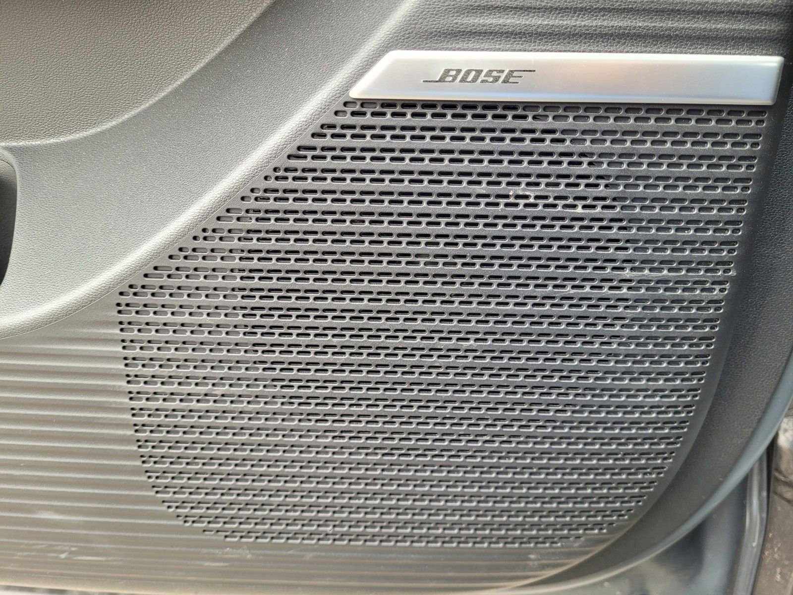 Used 2025 Hyundai Santa Fe Limited image 24