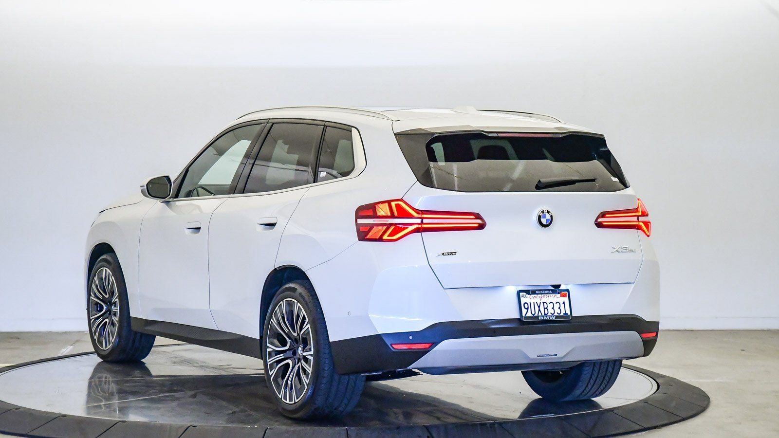 Used 2025 BMW X3 xDrive30i w/ Convenience Package AWD/4WD image 2