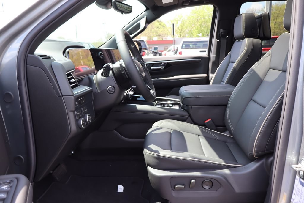 New 2026 Chevrolet Suburban Premier AWD/4WD image 4