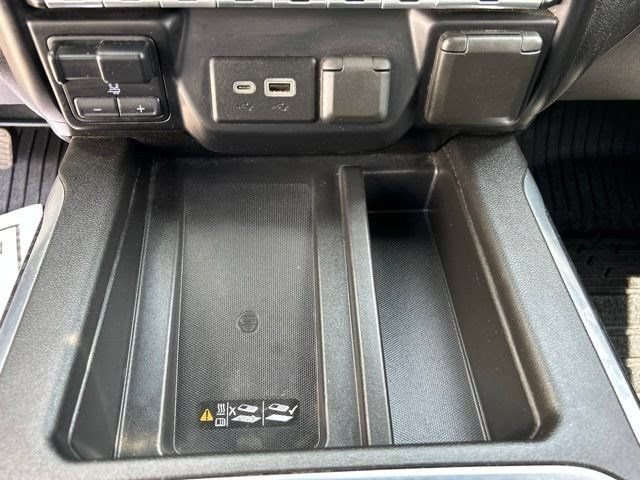 Used 2020 GMC Sierra 1500 SLT w/ SLT Premium Plus Package AWD/4WD image 32