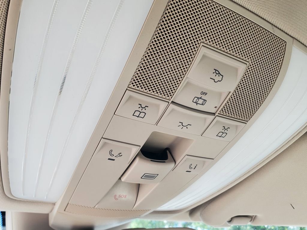 Used 2014 Mercedes-Benz E 350 4MATIC Sedan image 34