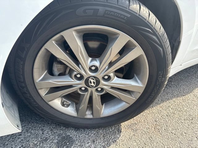 Used 2017 Hyundai Elantra Value Edition FWD image 9