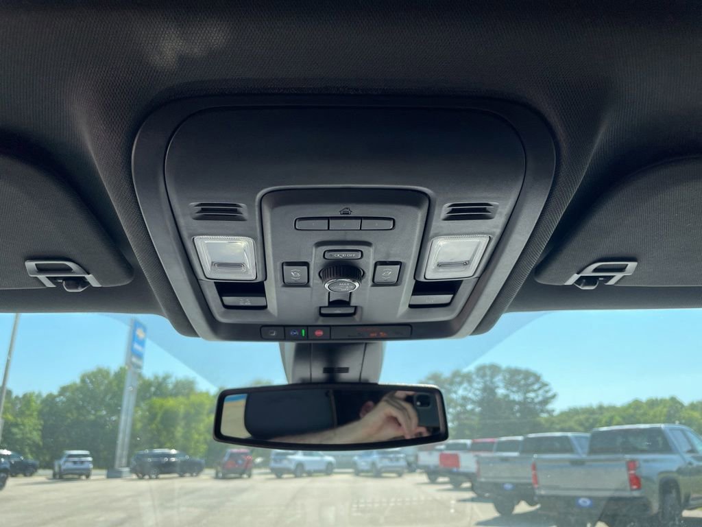 Used 2021 GMC Yukon AT4 w/ AT4 Premium Plus Package AWD/4WD image 21