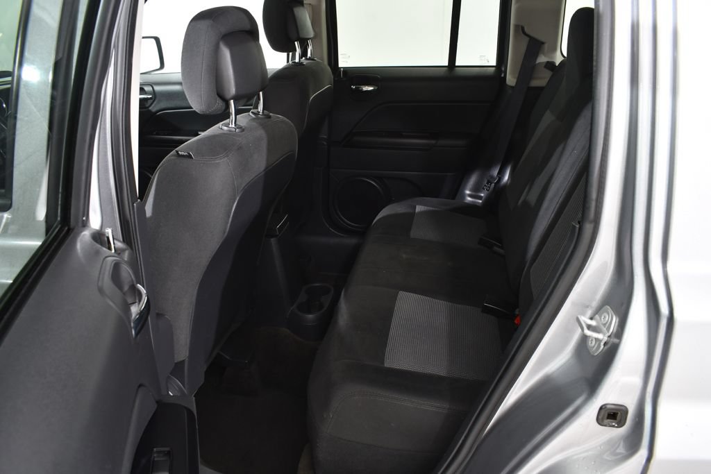 Used 2017 Jeep Patriot Latitude FWD image 16
