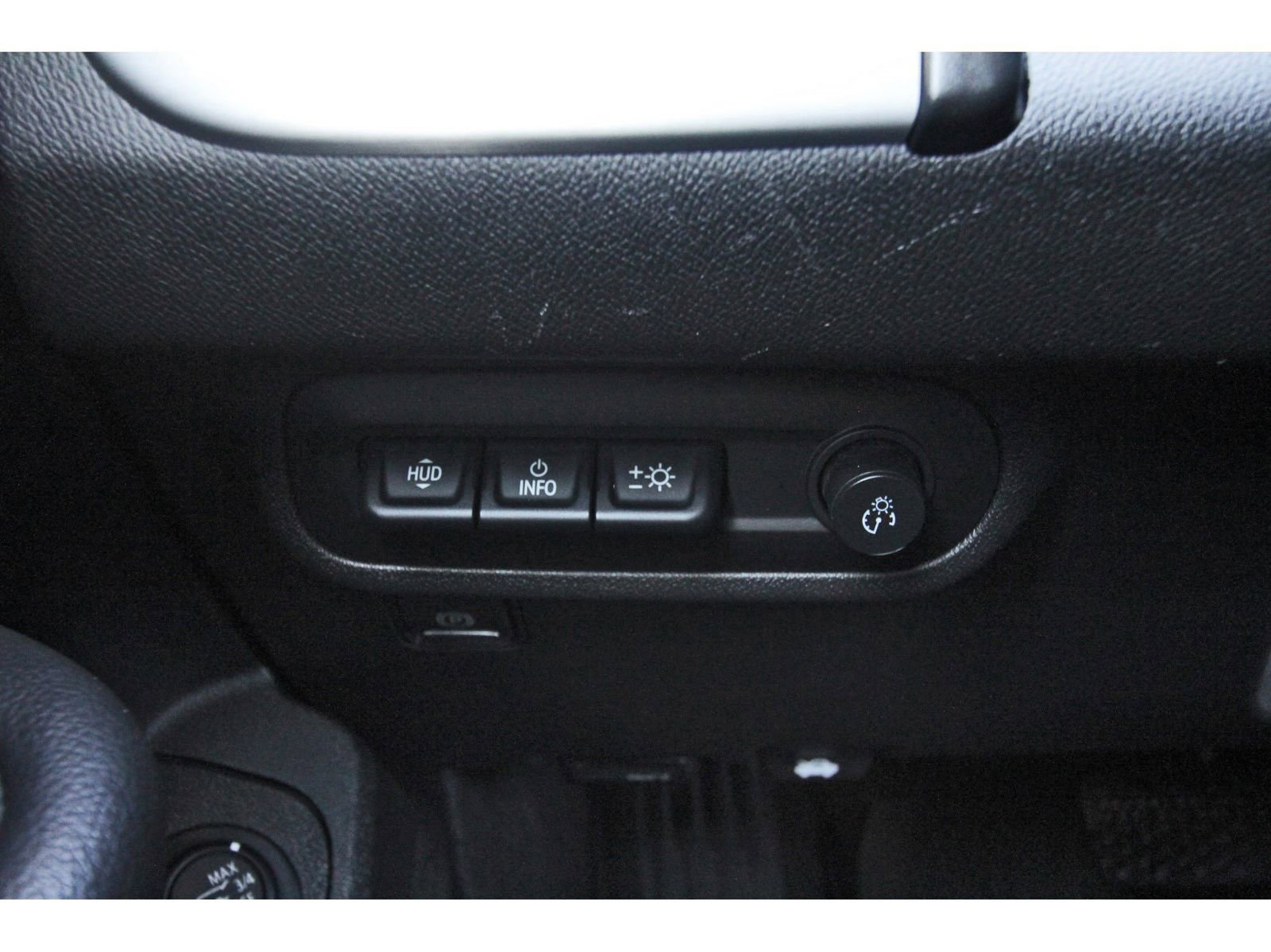 Used 2022 GMC Terrain SLT w/ Tech Package image 23